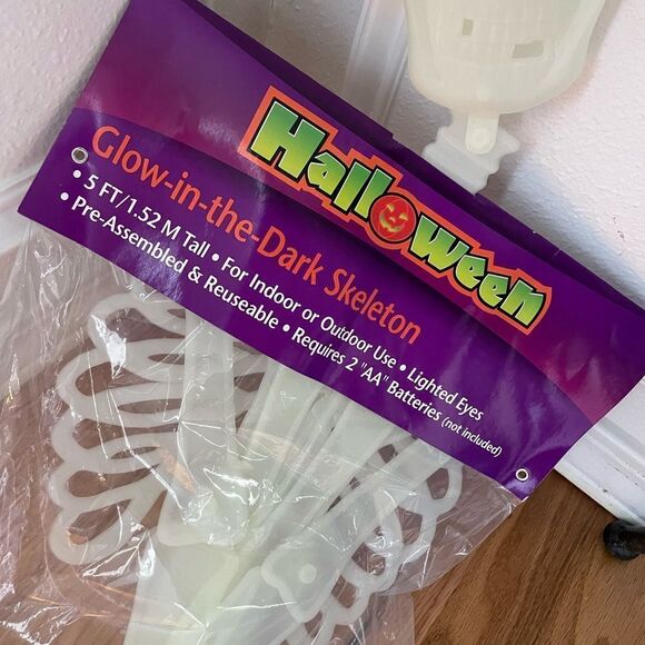Halloween Skeleton Light Up Bones Vintage Glow in the Dark 5 Foot Skeleton - Picture 11 of 15